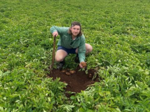 Nutrien Ag Solutions Agronomist Jason Taylor in potato field