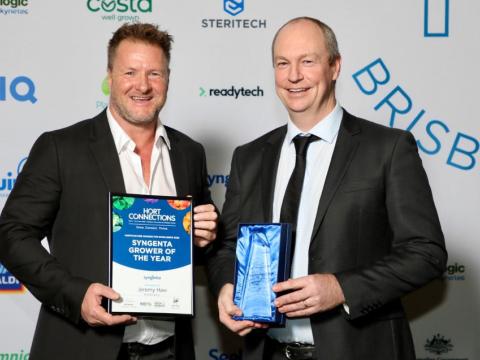 Jeremy Haw of Hussey & Co being presented the Syngenta Grower of the Year Award for 2025 by David Van Ryswyk, Managing Director of Syngenta Australia and New Zealand. ©Andrew Beveridge